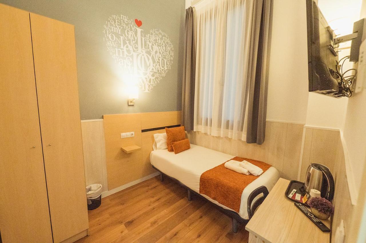Hostal Live Natura Barcelona (Adults Only) מראה חיצוני תמונה