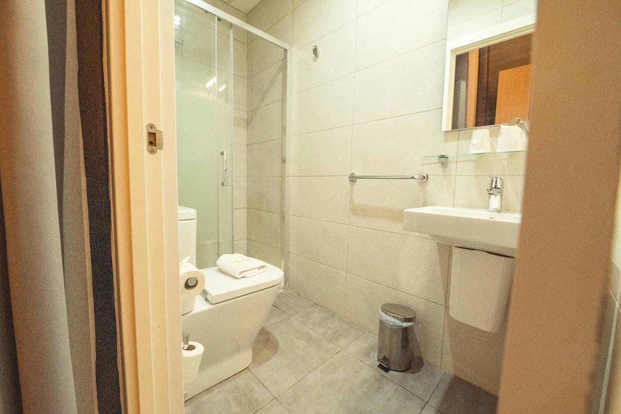 Hostal Live Natura Barcelona (Adults Only) מראה חיצוני תמונה